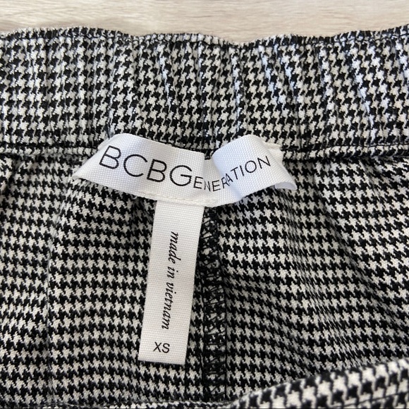 NWOT BCBGeneration Asymmetrical Houndstooth Mini Skirt - Picture 7 of 9